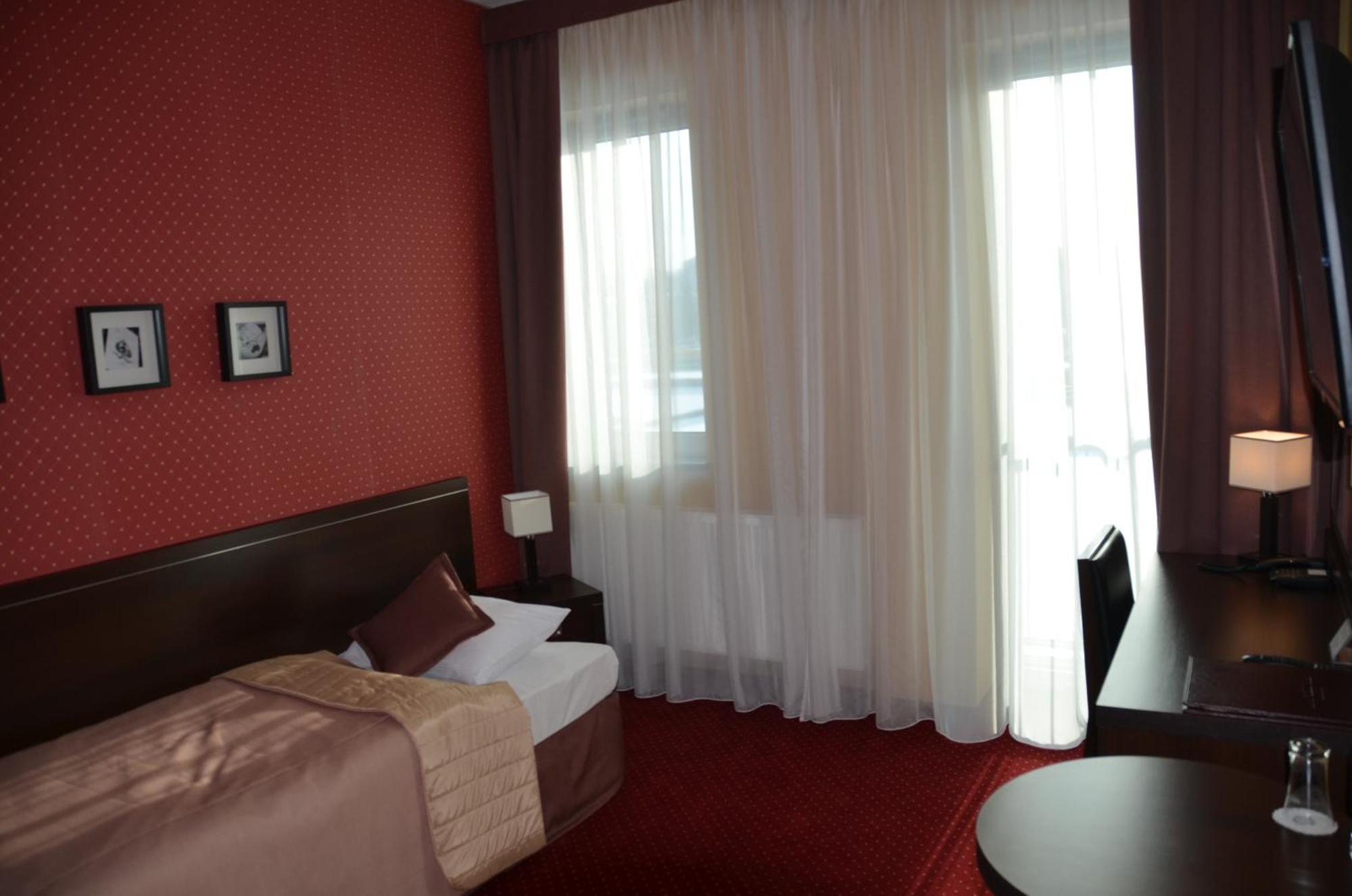 Hotel Pik Mikolow Habitación foto
