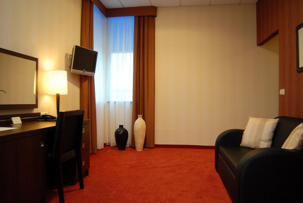 Hotel Pik Mikolow Habitación foto