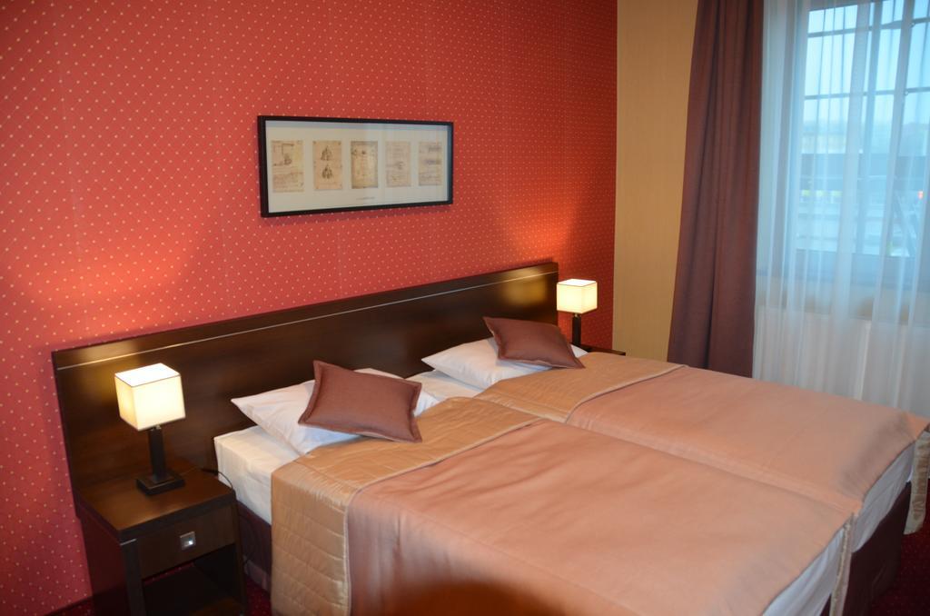 Hotel Pik Mikolow Habitación foto